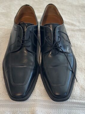 Magnanni Black Leather Derby Shoes